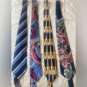 Mens necktie bundle in vibrant blues
